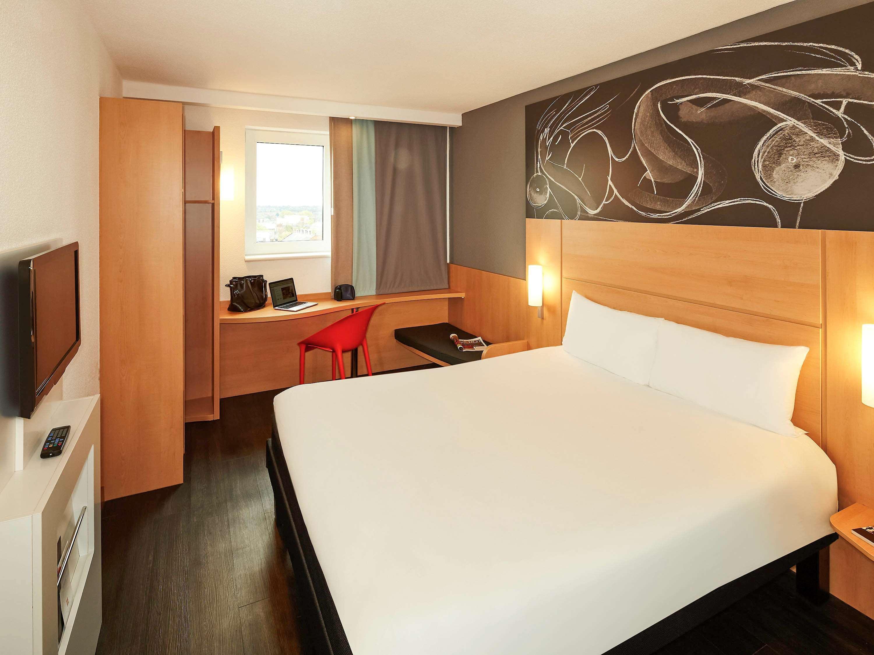 Ibis Reading Centre Hotel Екстериор снимка