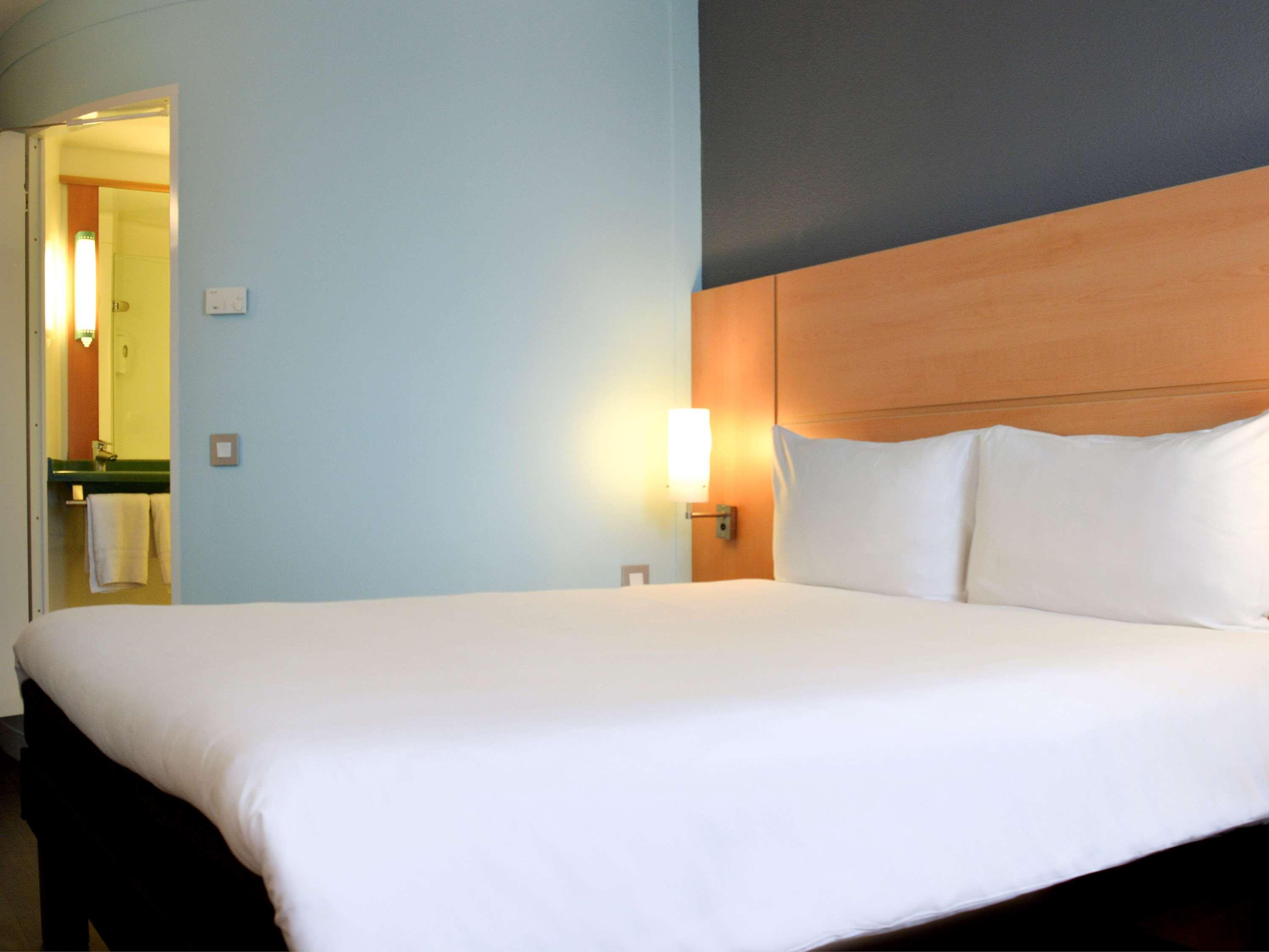 Ibis Reading Centre Hotel Екстериор снимка