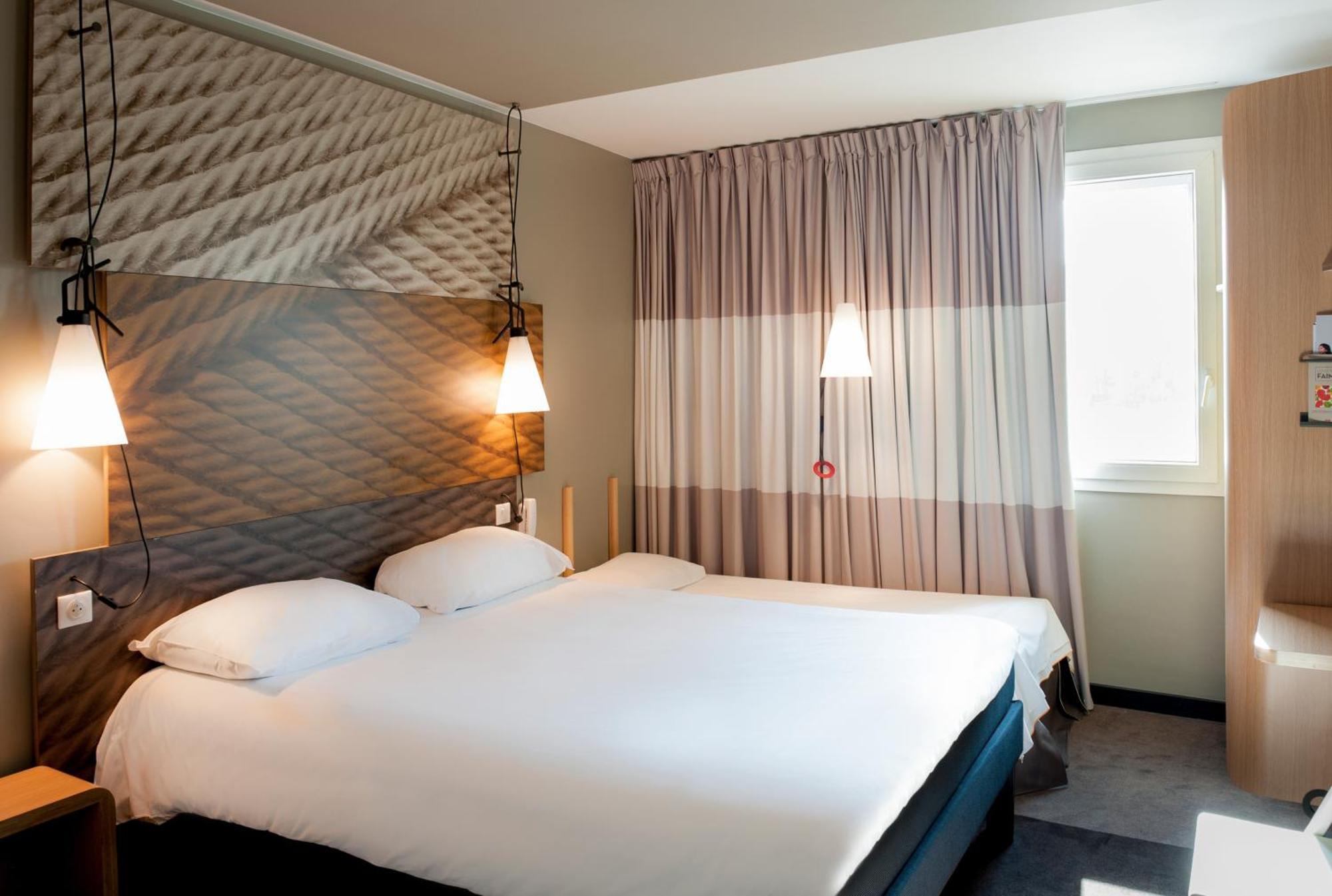 Ibis Reading Centre Hotel Стая снимка