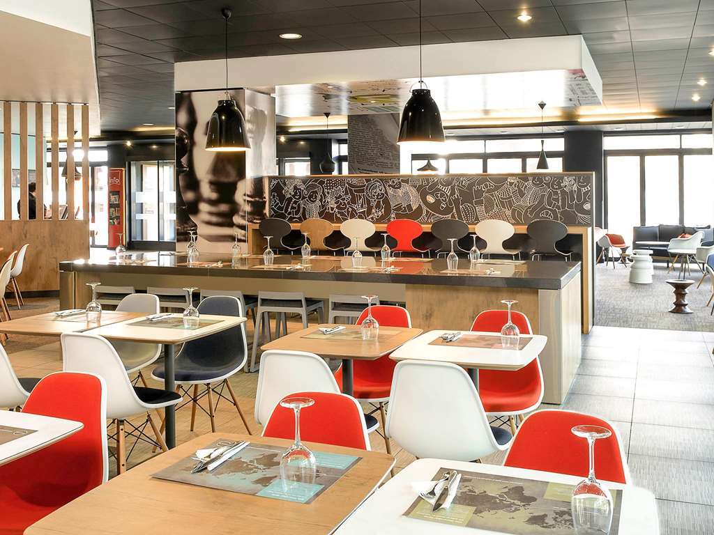 Ibis Reading Centre Hotel Ресторант снимка